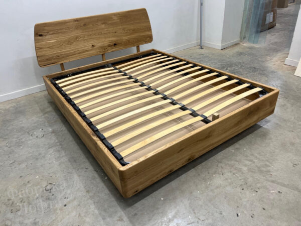 Кровать двуспальная из массива Сола 2 лот 3713
